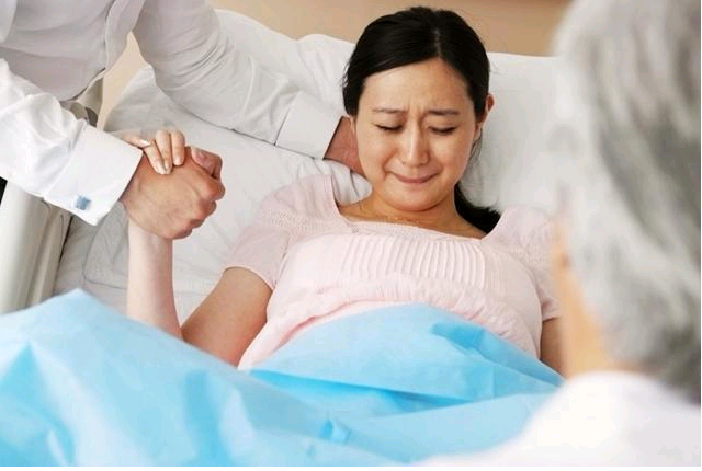 上海试管婴儿报户口需要准备哪些材料？?,上海有哪些知名的试管婴儿医院？