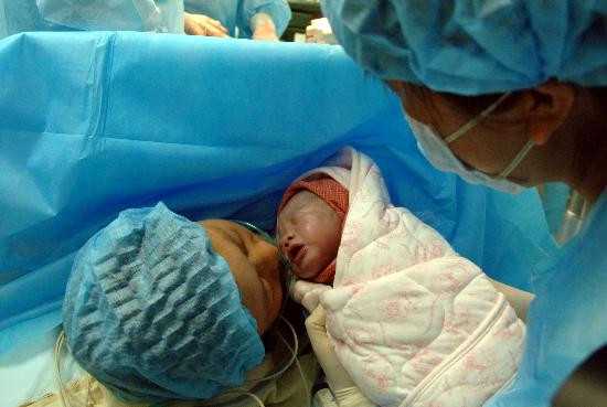 上海代孕生一孩收费达百万_上海代孕助孕哪里好_代孕哪里找-腹水早期症状表现